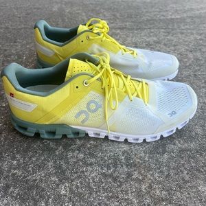 Men’s On cloud sneakers size 11.5
